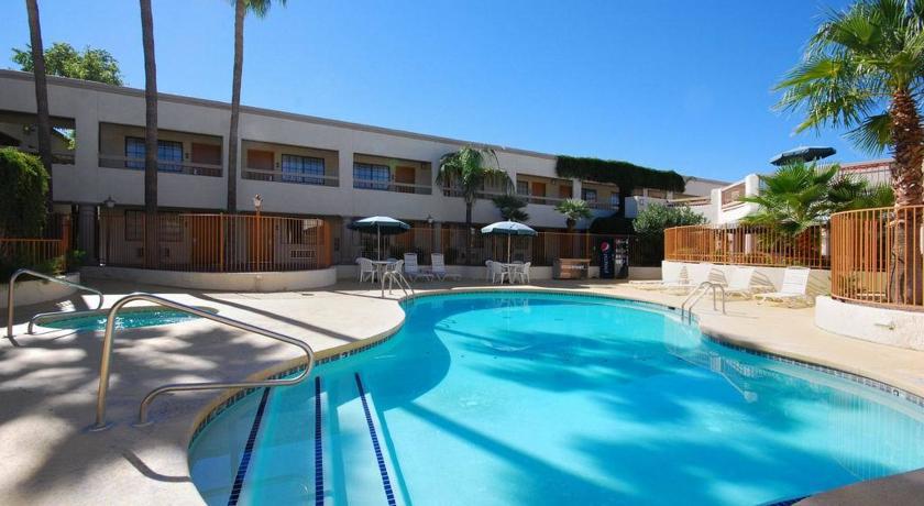 Ramada Tucson East Hotel Kültér fotó