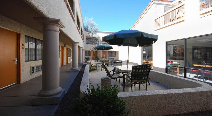 Ramada Tucson East Hotel Kültér fotó